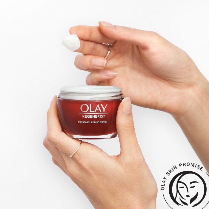 Olay Regenerist Micro-Sculpting Gift Set Cream Cleanser 3.50z + Moisturiser Jar 1.76oz - Image 3