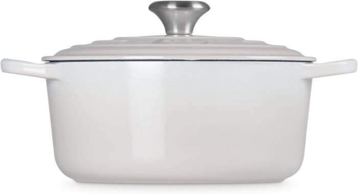 le creuset enameled cast iron signature round dutch oven 4.5 qt meringue image