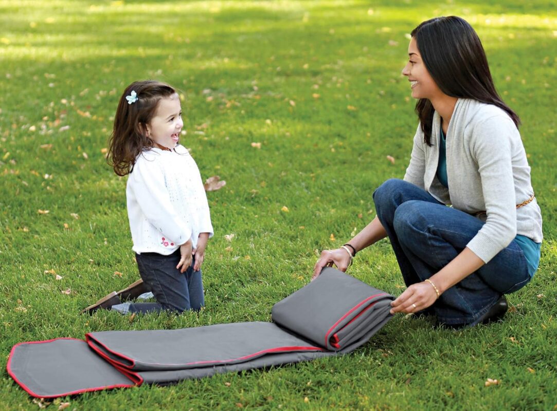 jj cole qutdoor toddler blanket image