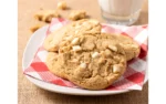 mrs fields cookies white chunk macadamia pack image