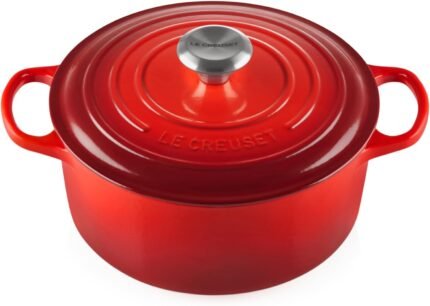 le creuset 4.5 qu round dutch oven cerise image