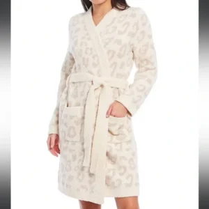 barefoot dreams cozy chic brefoot in the wild robe image