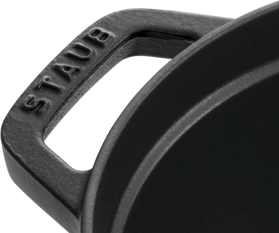 staub 22cm black round casserole image