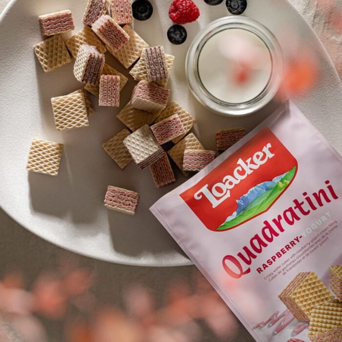 loacker quadrantini raspberry yogurt wafer cookies image