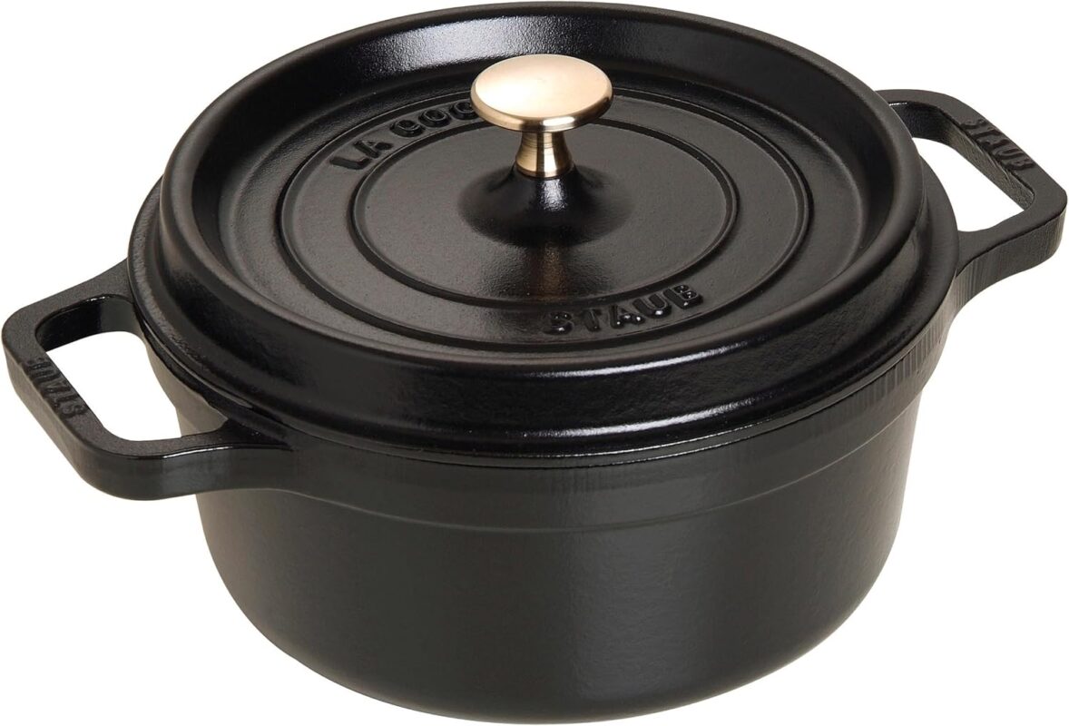 staub 22cm black round casserole image