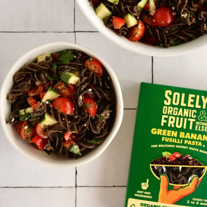 solely organic green banana fusilli pasta pack image