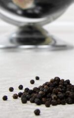 watkins organic black peppercorn grider image