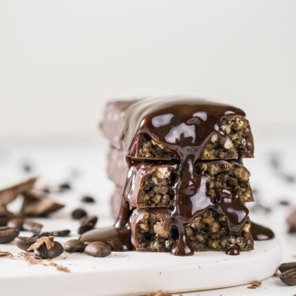 nugo dark mint chocolate chip bars pack image