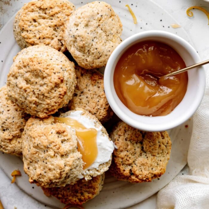 sticky fingers lemon poppyseed scones 12 servings pack image