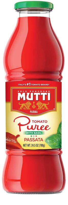 mutti tomato puree with fresh vasil image