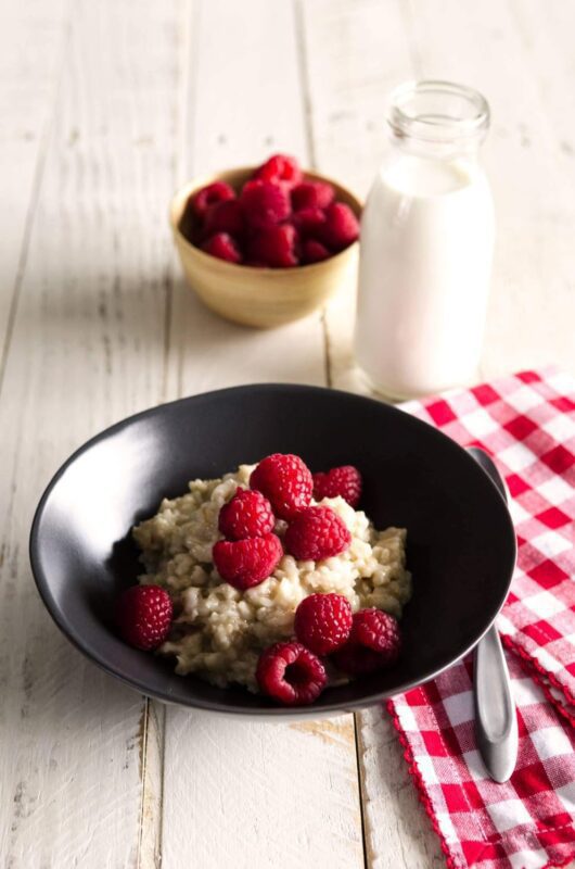 bobs red mill organic extra thick rolled oats pack