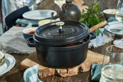 staub round dutch oven 4 quart mattle black