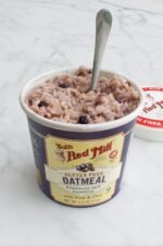 bobs red mill blueberry hazelnut oatmeal cup