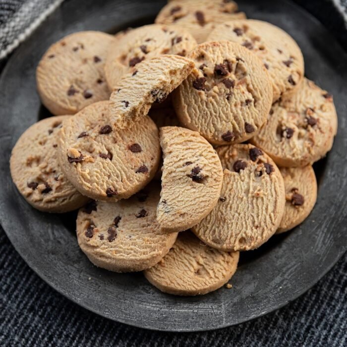 walkers chocolate chip shortbread biscuits pack
