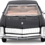 Maisto 1965 Riviera Gran Sport Black Metallic Car 31214BK