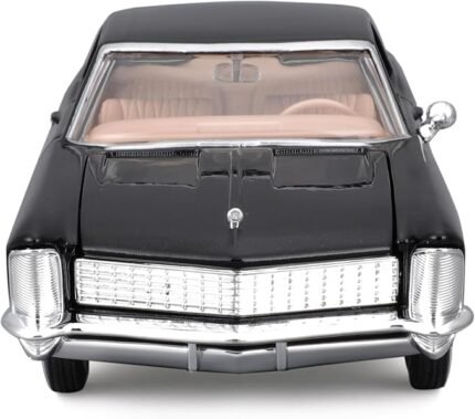 Maisto 1965 Riviera Gran Sport Black Metallic Car 31214BK