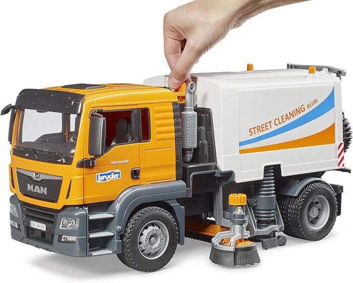 Bruder 03780 MAN TGS Street Sweeper - Image 6
