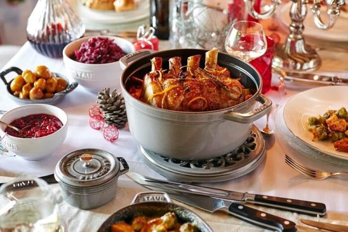 STAUB Cast Iron Roaster/Cocotte, Round, 26 cm, 5L, Graphite Grey - Image 6